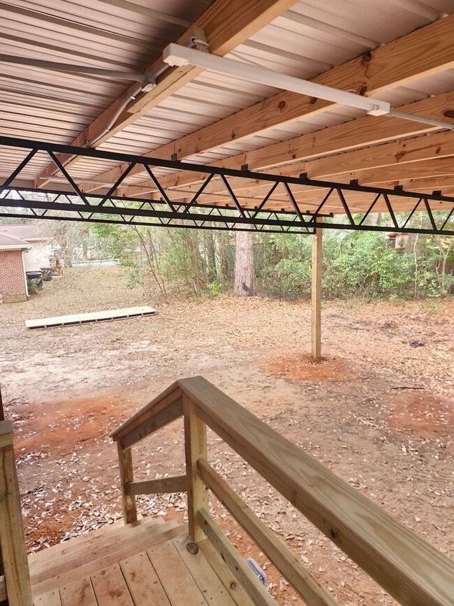 Building Photo - Remodeled FAMCEE Home