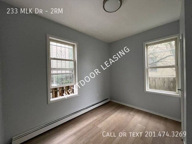 Building Photo - 233 MLK Dr-2RM
