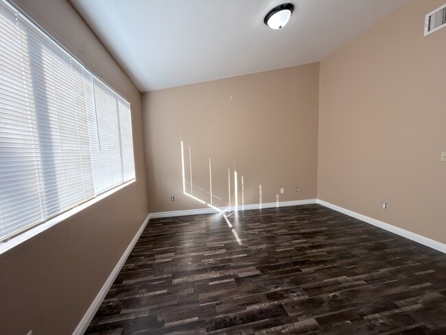 Building Photo - 4417 Anatone Dr