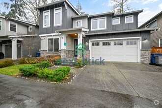 Building Photo - Stunning 4-Bedroom, 3-Bathroom East-Facing...