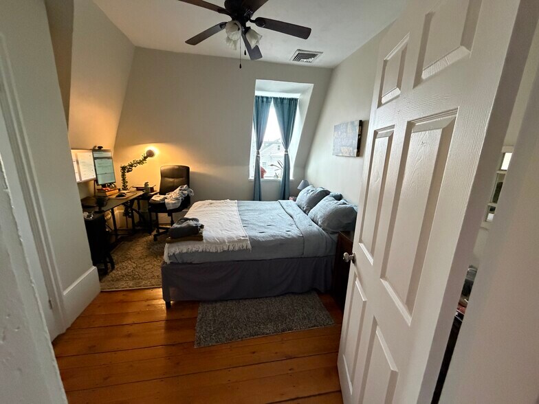 Building Photo - 123 Vinton St