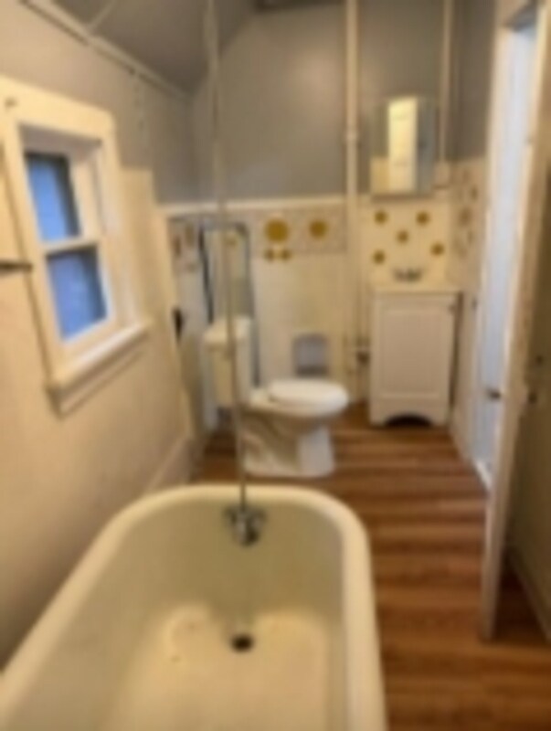 Building Photo - 435 S Meadow St