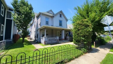Building Photo - 2310 N Kenwood Ave
