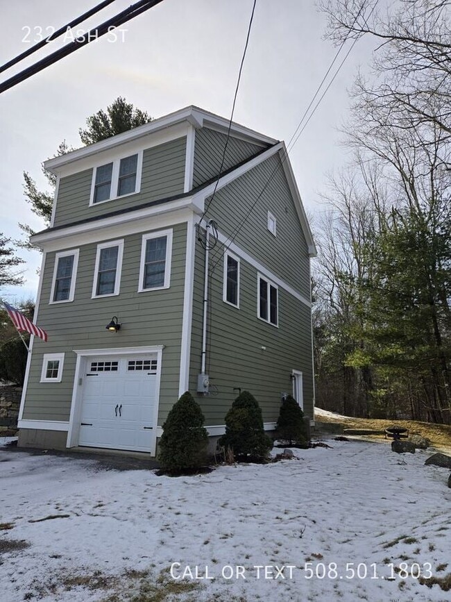 Building Photo - 232 Ash St