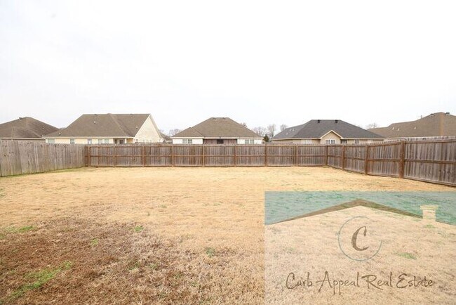 Building Photo - Beautiful 3 bed / 2 bath home with fenced back yard - Nettleton!!