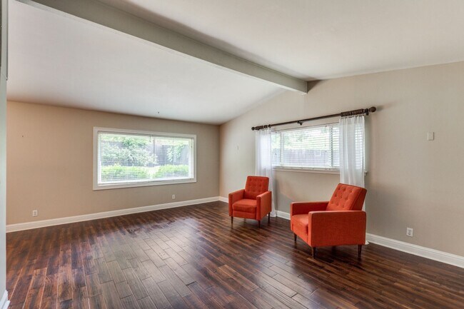 Building Photo - MID-CENTURY MODERN IN MACARTHUR PARK