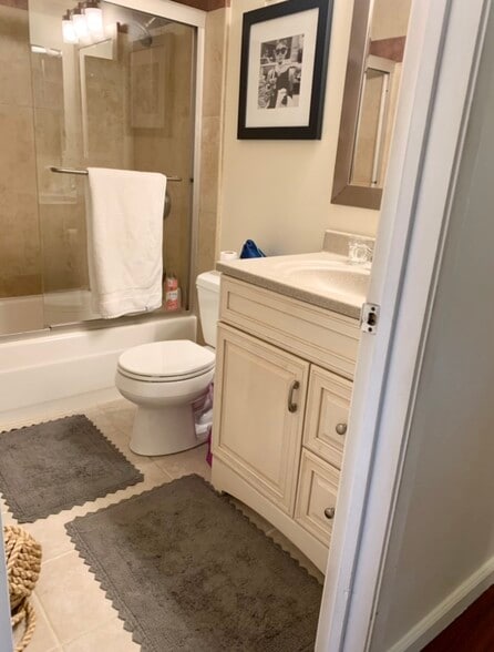 Building Photo - 4016 Farm Hill Blvd