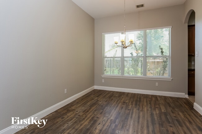 Building Photo - 18414 Bluffview Drive