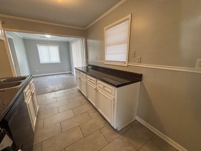 Building Photo - 837 Carrolton Rd