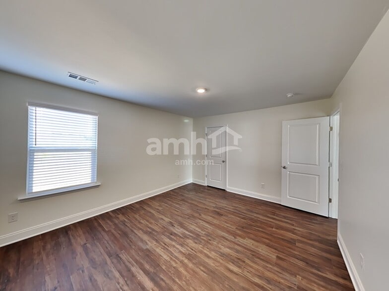 Building Photo - 2036 Williamshire Ln