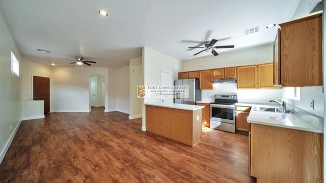 Building Photo - Remodeled NW SFR