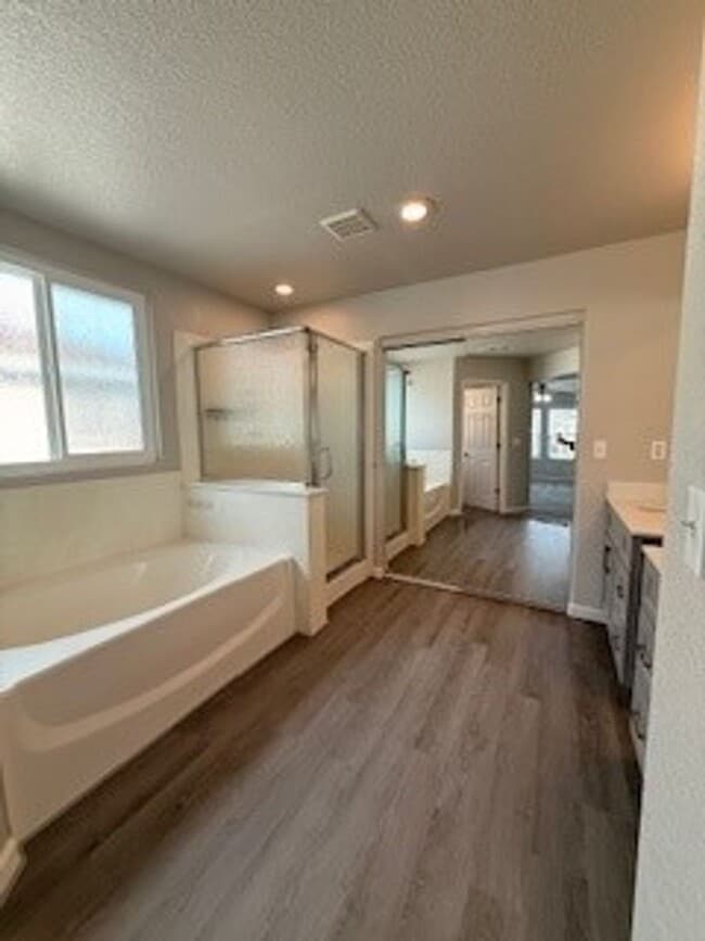 Building Photo - Stunning 4 Bed | 2.5 Bath Home – Fully Upgraded – Westgate Neighborhood