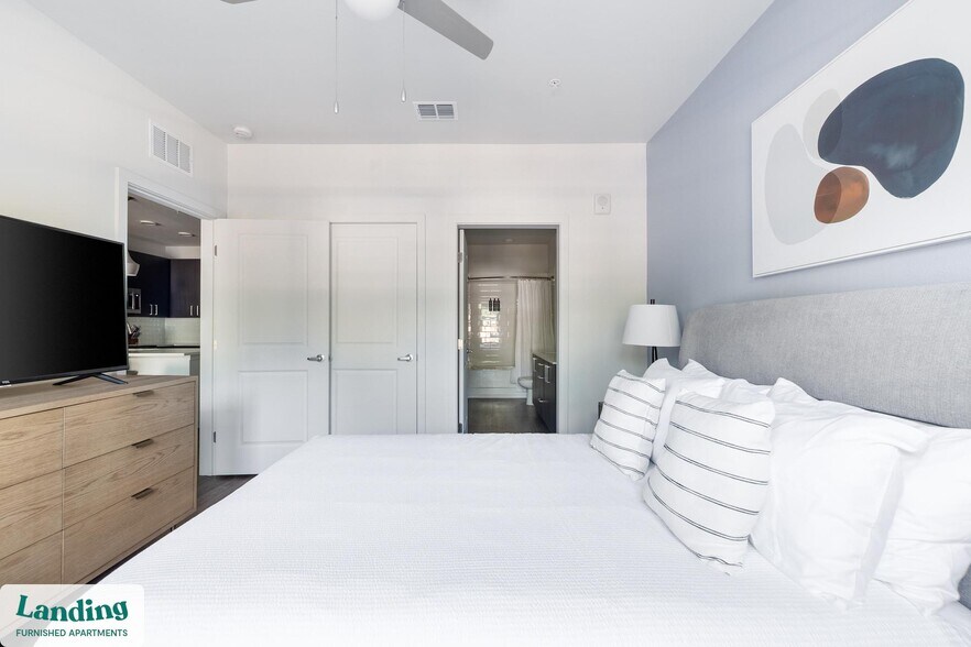 Building Photo - 1225 Utica Dr