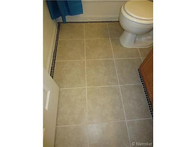 Building Photo - 8740 Corona St