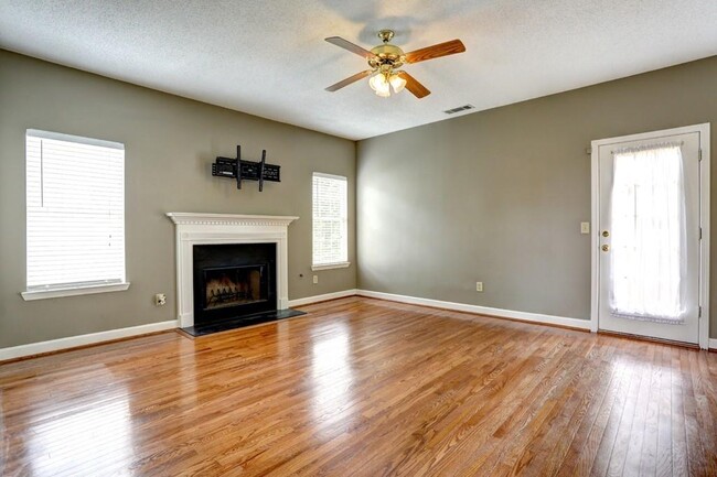 Building Photo - 5041 Anclote Dr