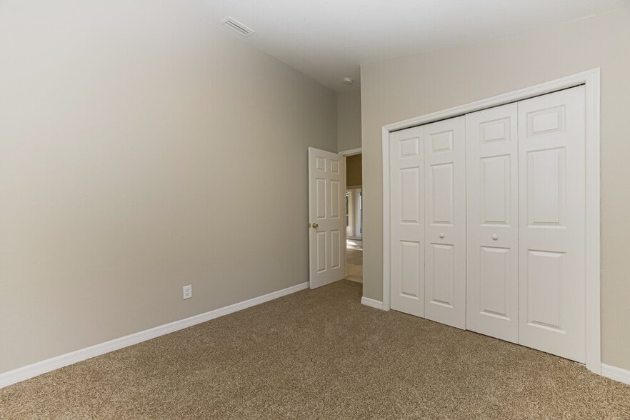 Building Photo - 10805 Kenbrook Dr