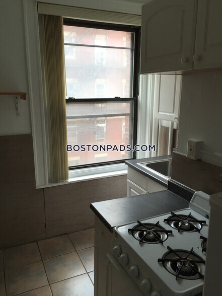 Primary Photo - 91 Westland Ave