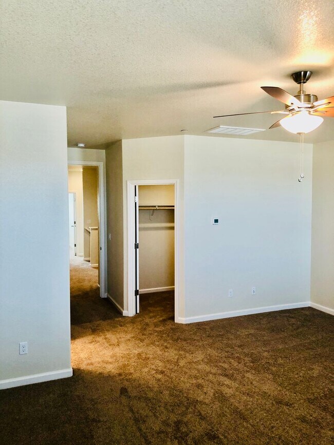 Building Photo - REDUCED!!!  Charming 5 Bedroom 3 Bath Home for Rent