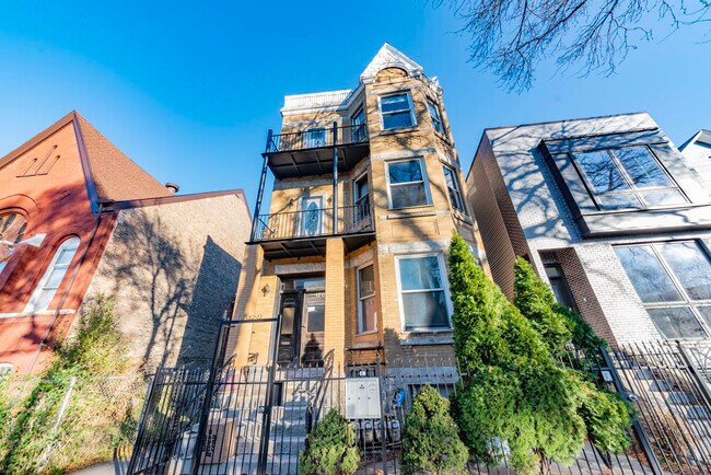 Building Photo - 1707 N Fairfield-2