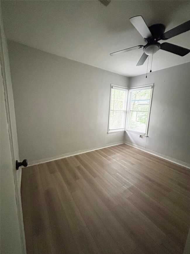 Building Photo - 1519 Leaman Ave