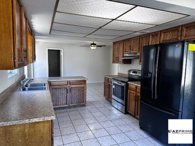 Building Photo - 5346 W Sunnyside Dr