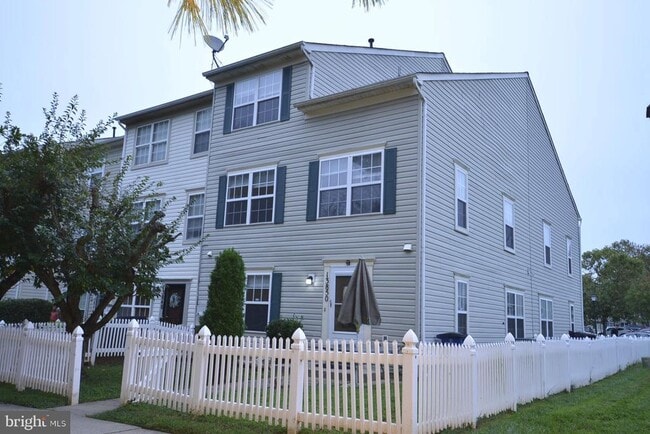 Building Photo - 13850 Crosstie Dr