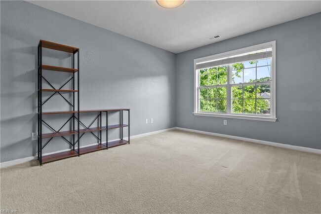 Building Photo - 13468 Whippingham Pkwy