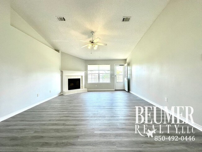 Building Photo - 4br/ 3ba Home Coming available 12.2