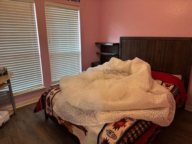 Building Photo - 13409 Pine Needle St