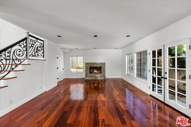 Building Photo - 1561 3rd St