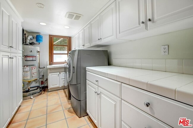 Building Photo - 6640 Whitley Terrace