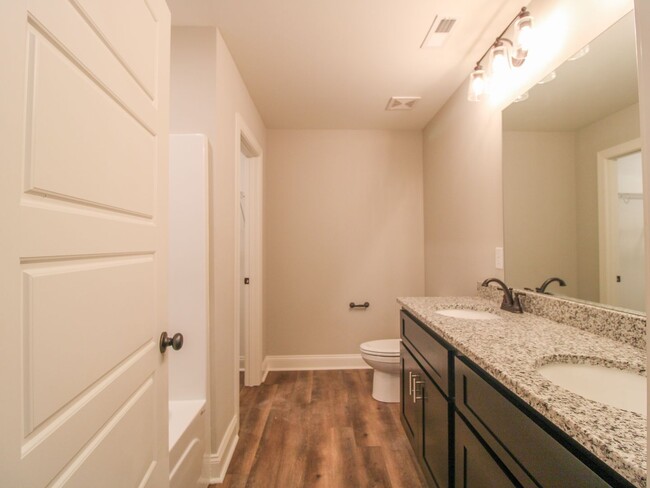 Building Photo - Move In Special - 1st Month Rent FREE - Ca...