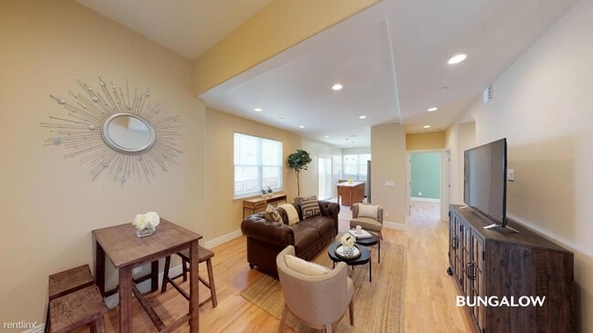 Primary Photo - 928 Foothill Blvd