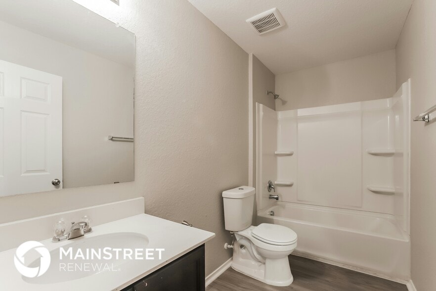 Building Photo - 11319 Royal Delta