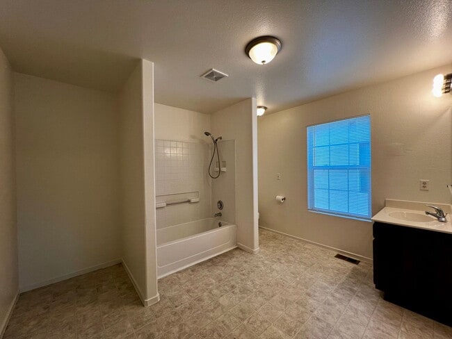 Building Photo - 1230 Sunup Dr