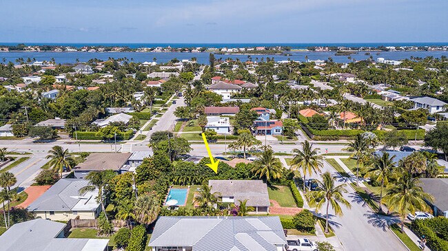 Building Photo - 319 Hunter St