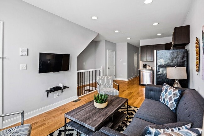 Building Photo - 2551 Grays Ferry Ave