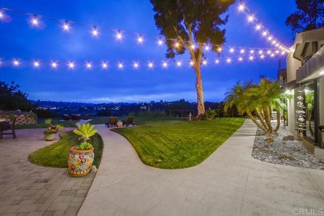 Building Photo - 1402 Rancho Serena