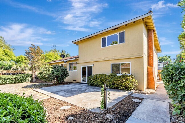 Building Photo - Stunning Updated Home in Almaden Valley