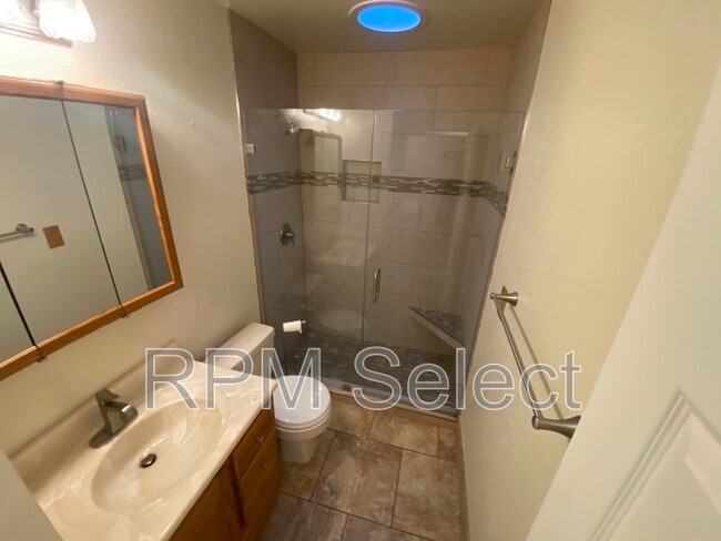 Building Photo - 1686 Somerset Pl