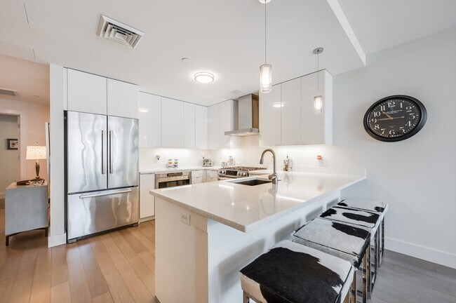 Building Photo - 121 Portland St