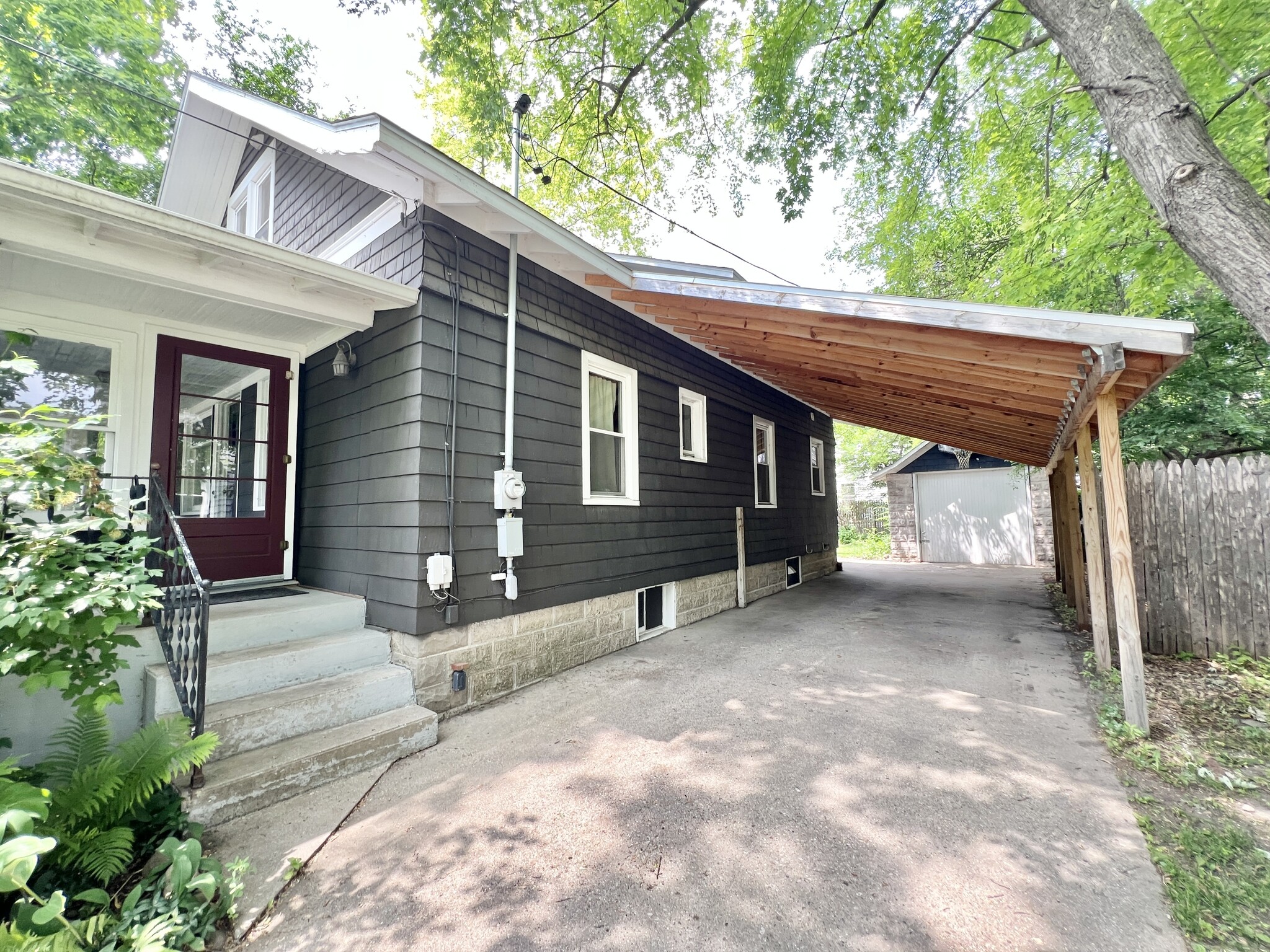 Building Photo - 1503 Manchester St