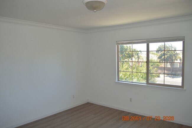 Building Photo - 16777 English Country Trail