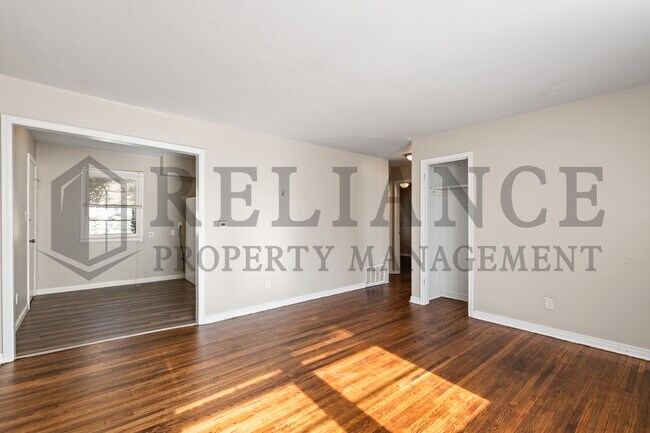 Building Photo - 4514 Vesta Dr