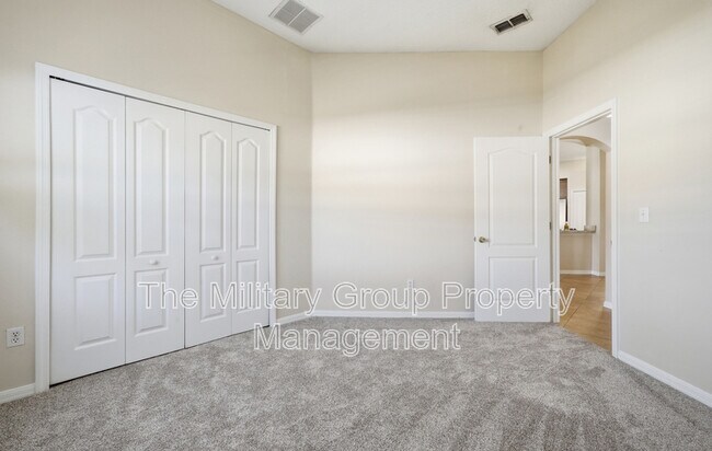 Building Photo - 586 Longmill Ln