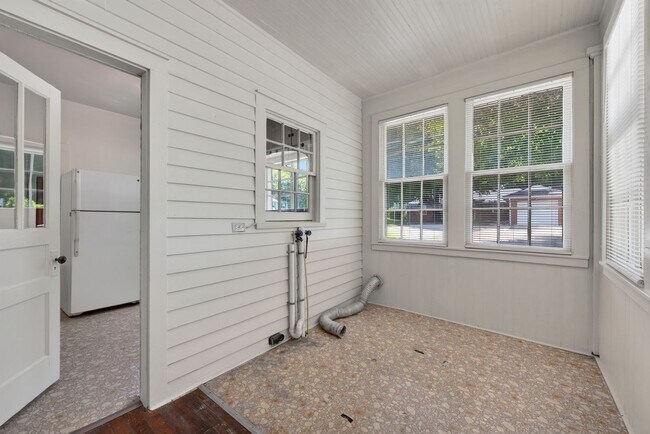 Building Photo - 251 Forbes Ave