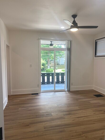 Bedroom #2 with walk-out private porch - 3409 Fernside Pl