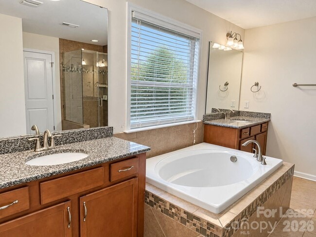 Building Photo - 2642 Treeline Dr