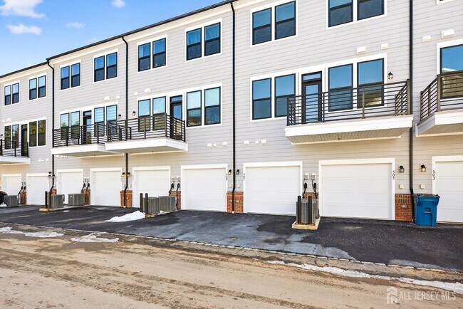 Building Photo - 507 Sadie Cir