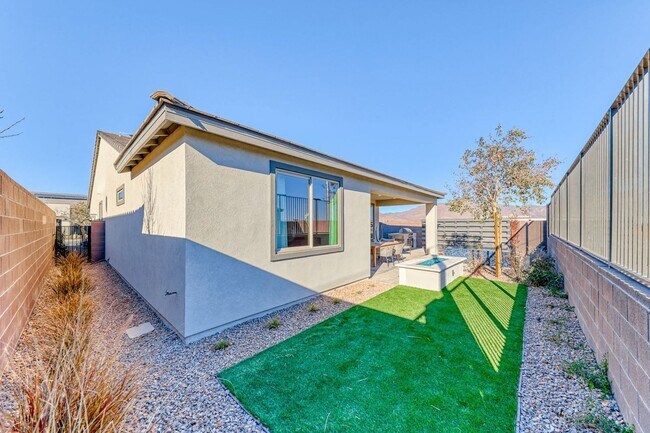 Building Photo - Resort Living, Age Restricted, 55+ Community, 3 Bedroom Home In Northwest Las Vegas